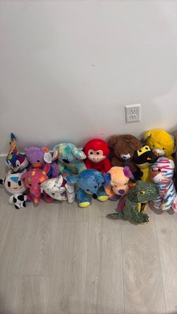 Huge lot of assorted plush