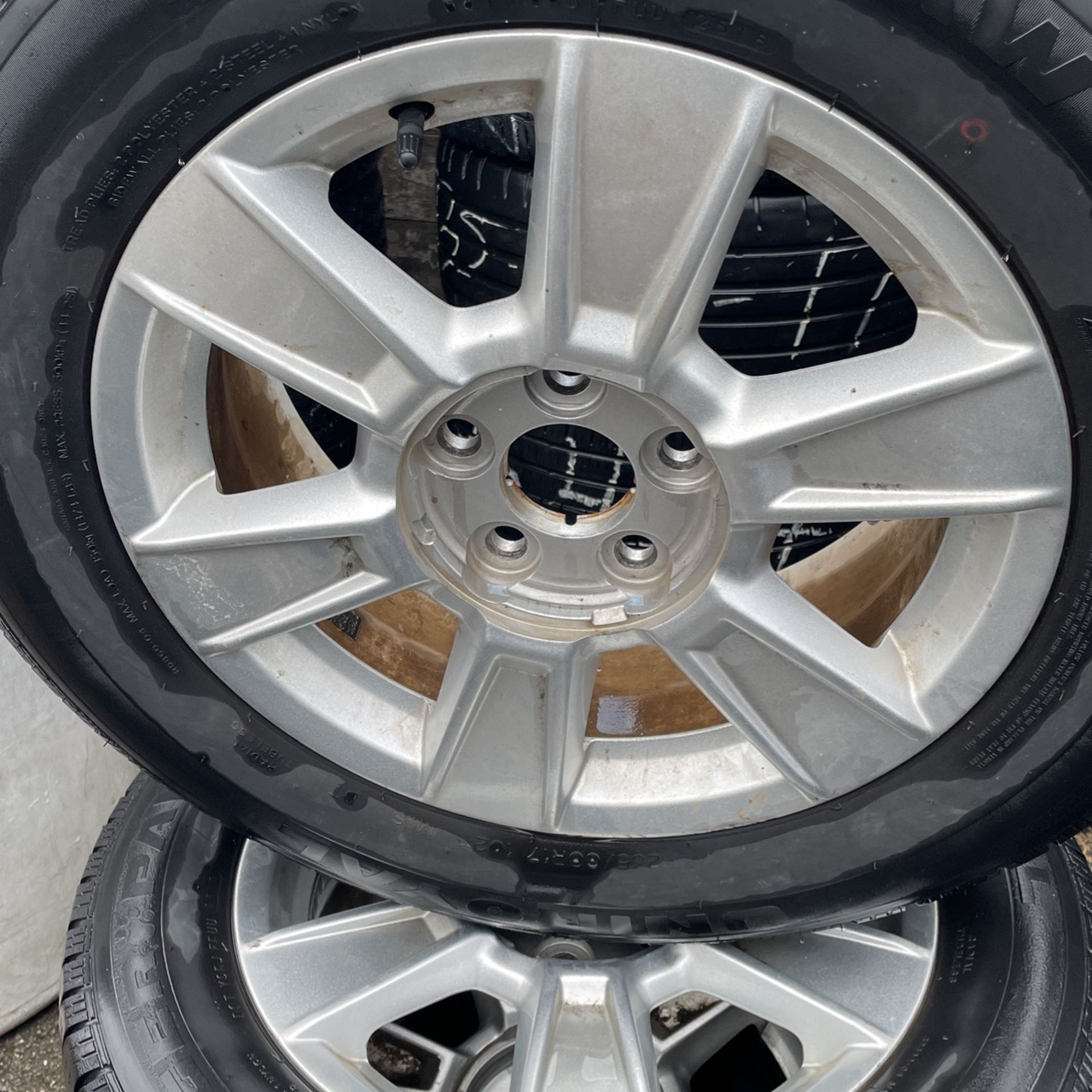 3 Wheels 17 17x4.75 Inc GMC Tires 235 /60/ 17