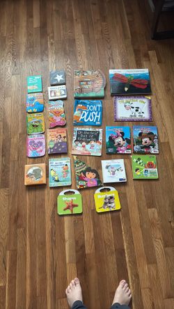 22 Kids Books, Pre-owned, In Okay Condition