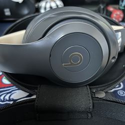 Studio Beats Wireless Headphones Pro 