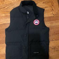 Canadá Goose Best Size XS-(can Also Fit Slim S)