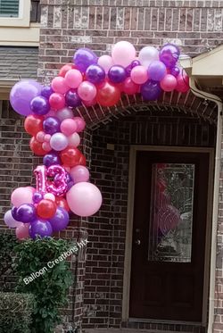Indoor or outdoor balloon garland