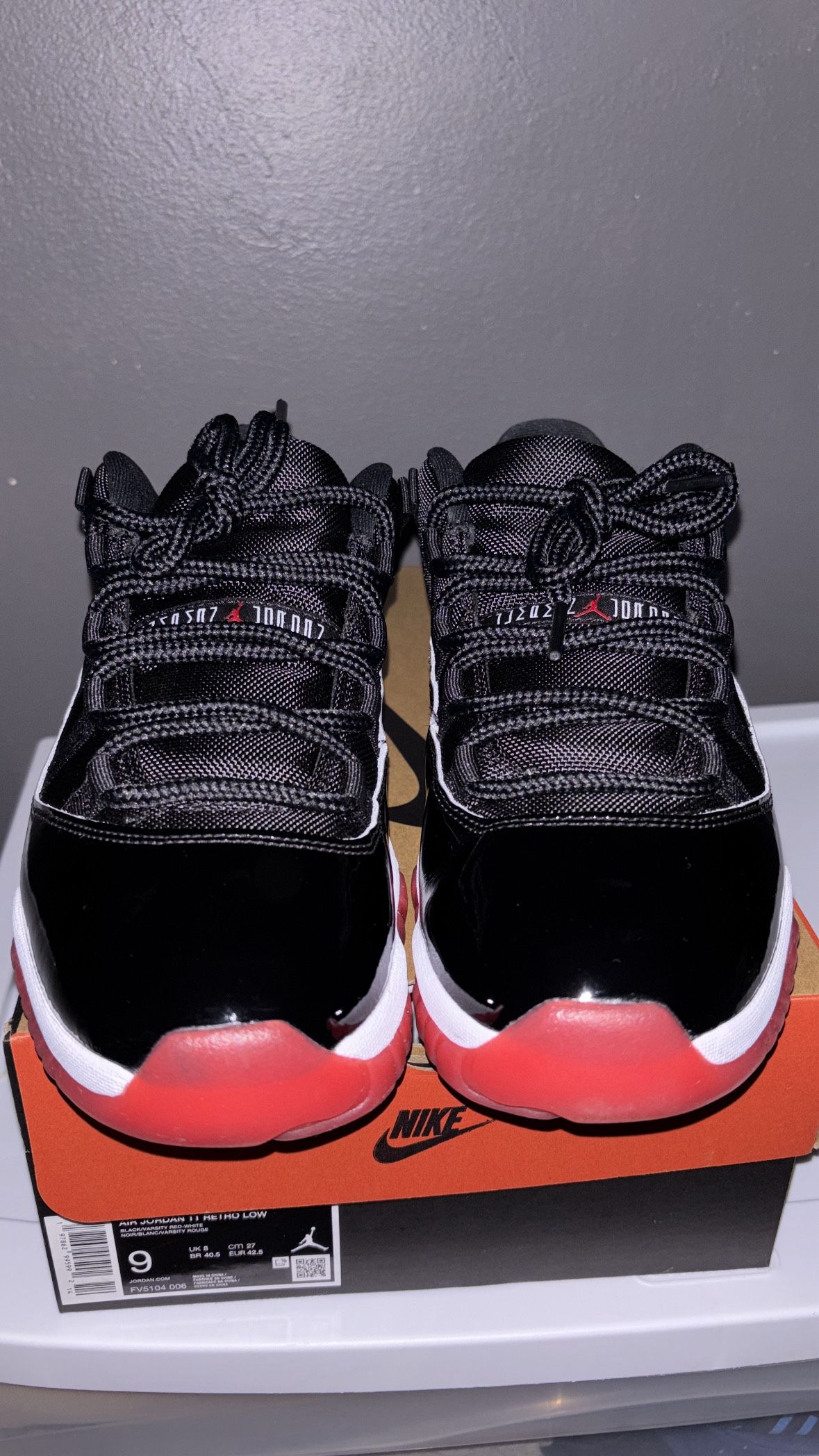 Jordan 11 Retro Low ‘bred’ Size 9 gently Used