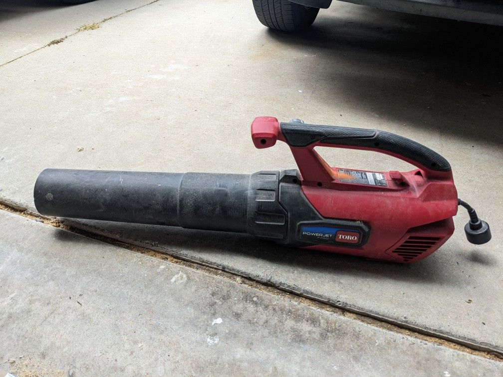 Leaf Blower