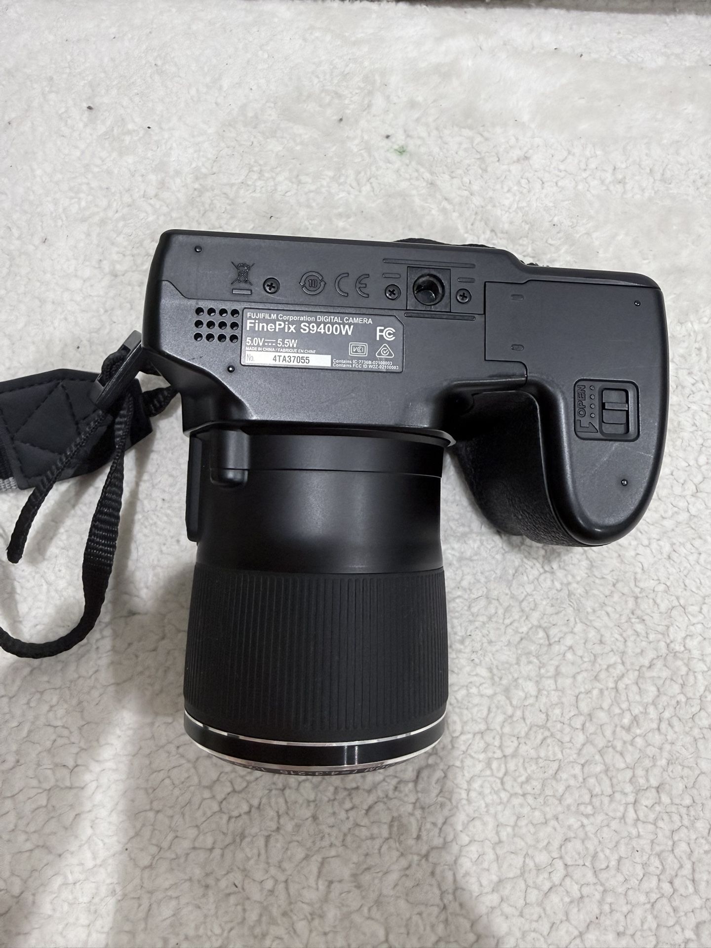 富士フイルム、光学50倍ズーム＆Wi-Fi対応の「FinePix S9400W」 - 価格