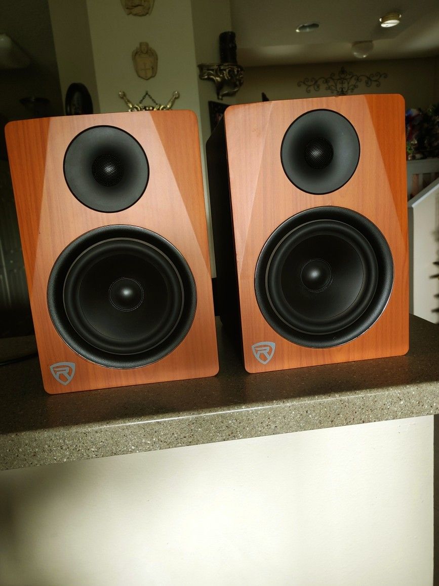 Rockville APM6 6.5" 2-Way 350 Watt Powered USB Studio Monitor Speakers in Cherry Wood Finish.