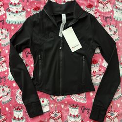 Lululemon Black Cropped Jacket $75 **READ DESCRIPTION**