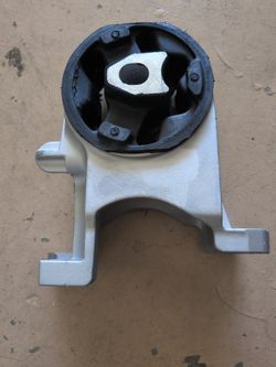 Front Transmission Mount for 2009-2012 Chevrolet Malibu/ Pontic G6/ Saturn Aura