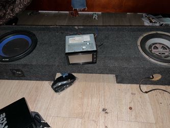 Pioneer double din/ 2 subwoofer