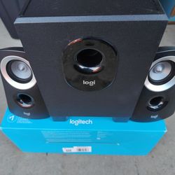 Logitech Z313 2.1 Multimedia Speaker System with Subwoofer, 50 Watts