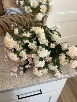 Bunch of faux flowers $15