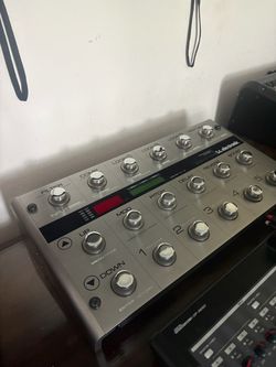TC Electronic G-System Guitar Effects Processor / Floor Controller – Great Condition