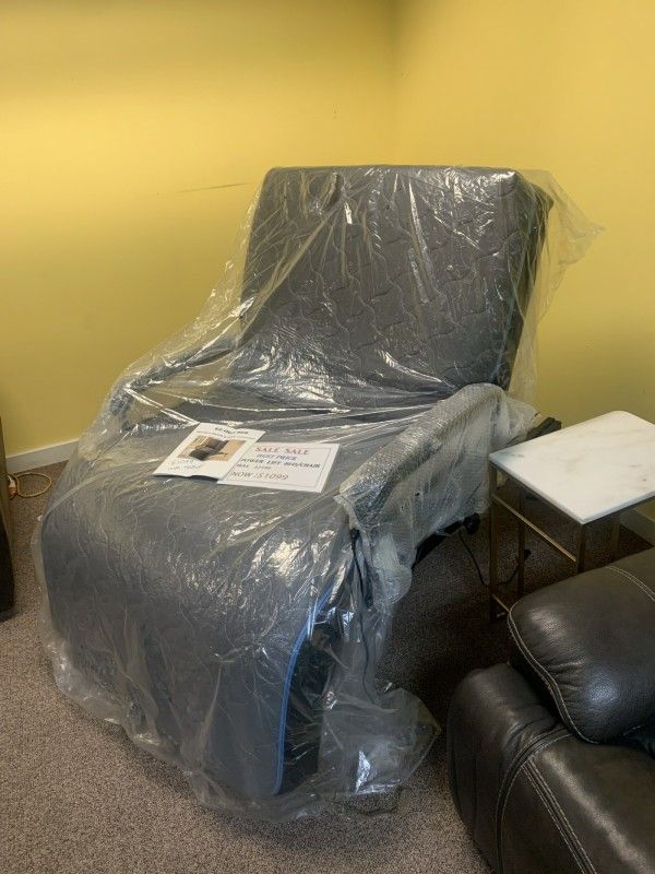 Heavy Duty Lift Chair for Eldery w/ Durable Mattress