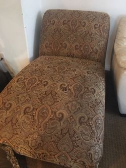 Lounger chair... very comfortable..