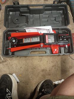 Brand new floor jack