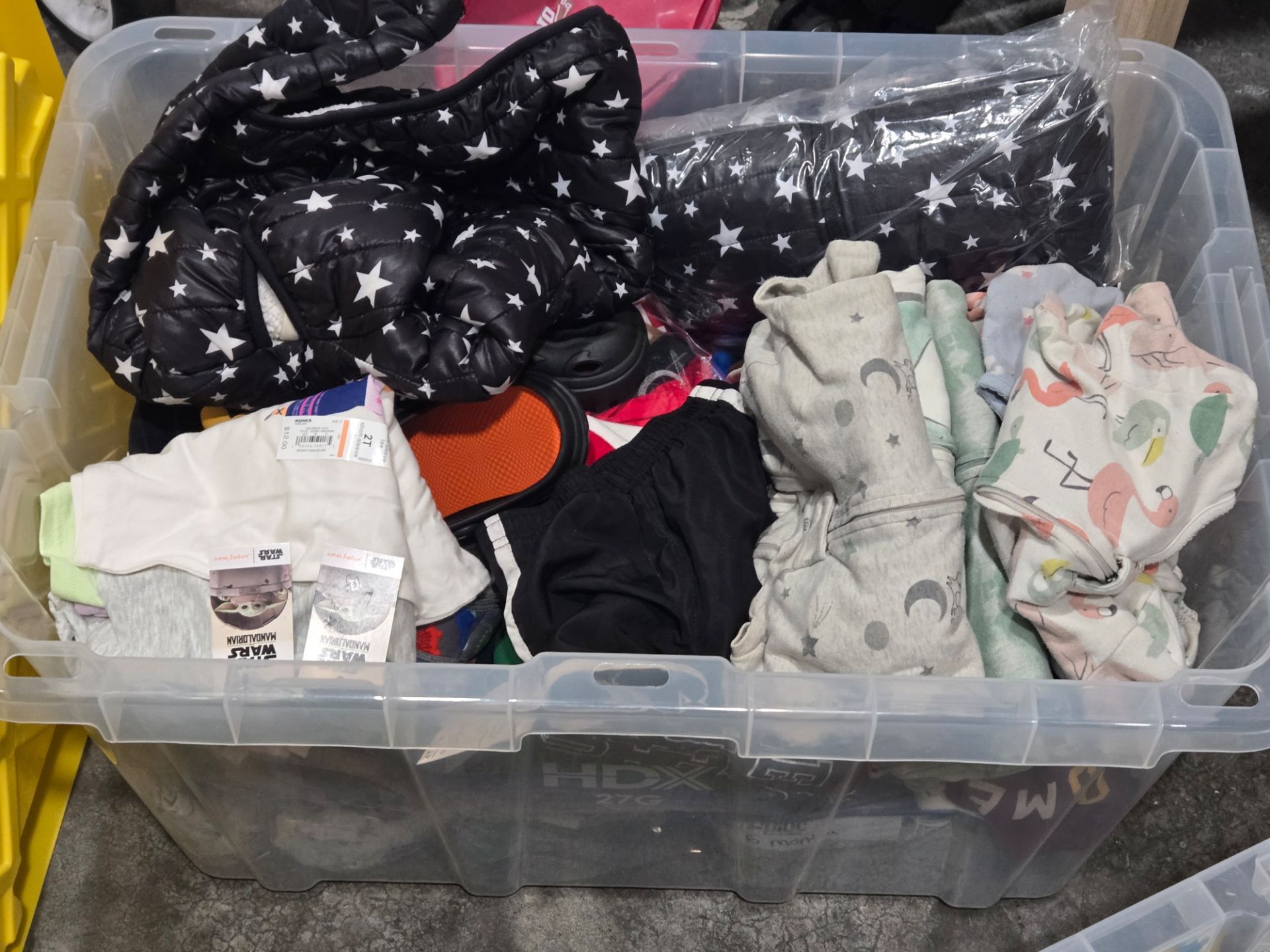 Large 27g Tote of Mostly Baby/Toddler Boy T-Shirts/Pants/Onesies/Coats - Age Range 3-6 Months to 5T