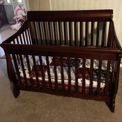 Crib And Changing Table Set 