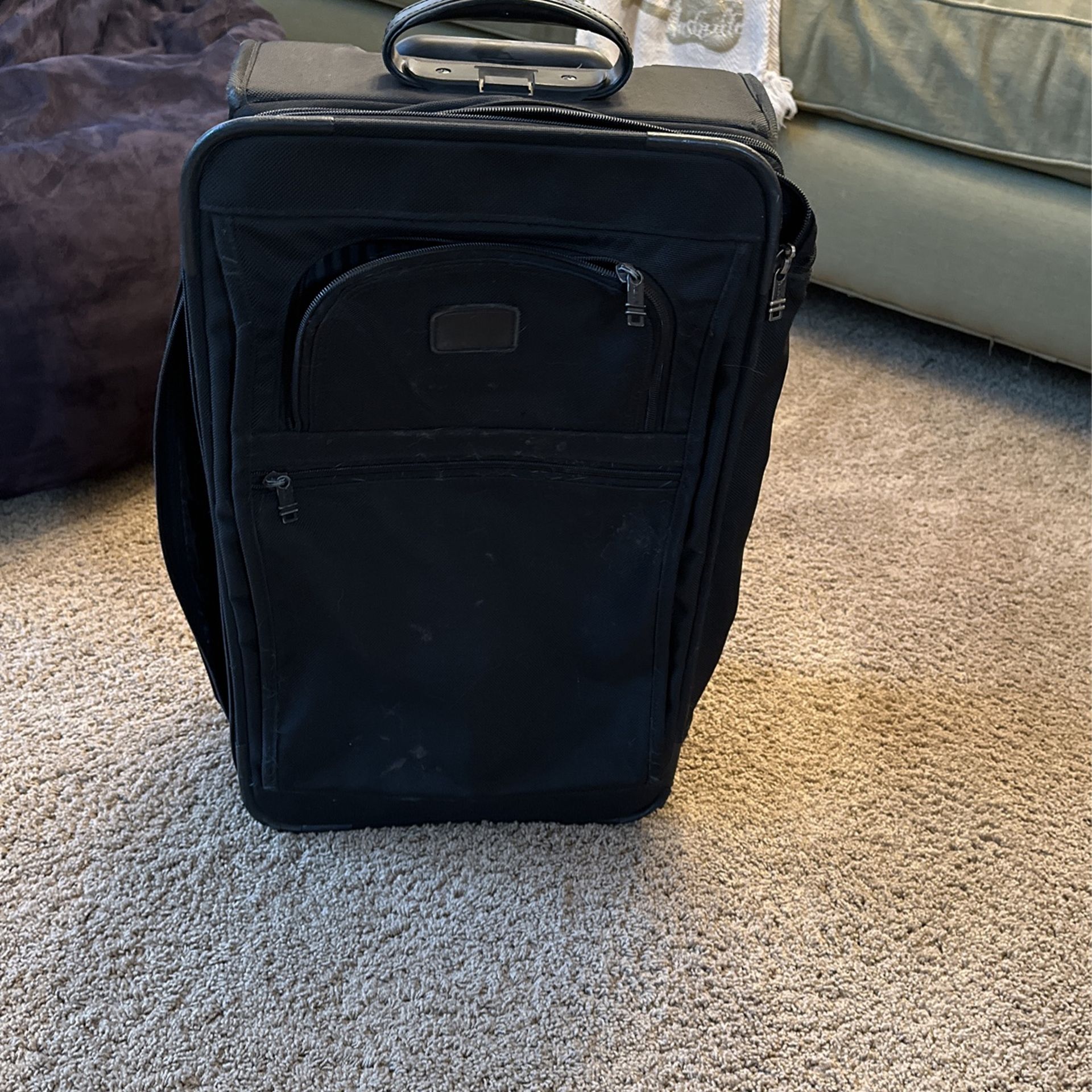 Tumi 2 Wheel Carry On Expandable Suitcase for Sale in Snohomish, WA ...
