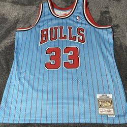 Pippen Mitchell And Ness Jersey Size Medium 