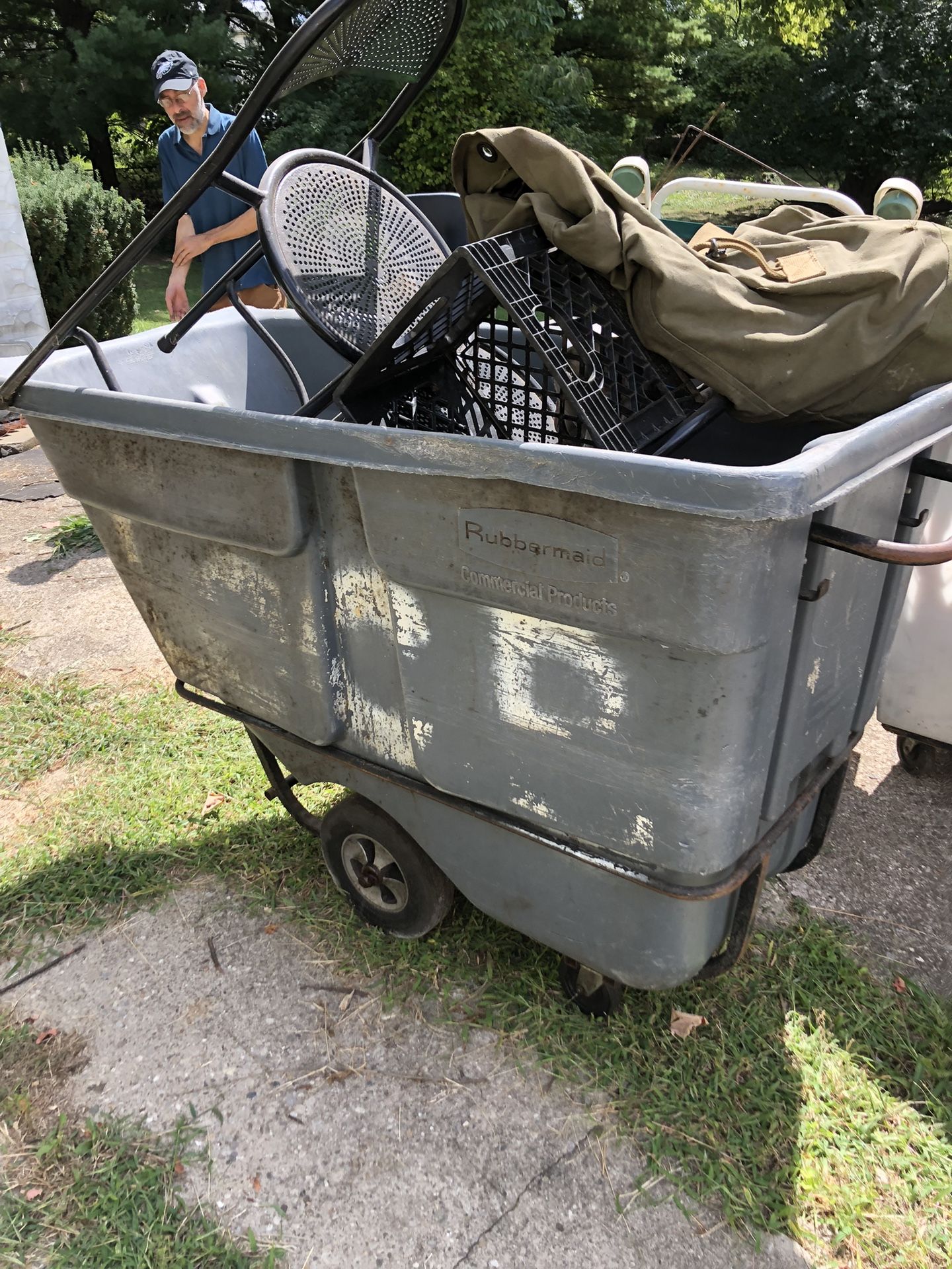 Rubbermaid Cubic Yard Cart