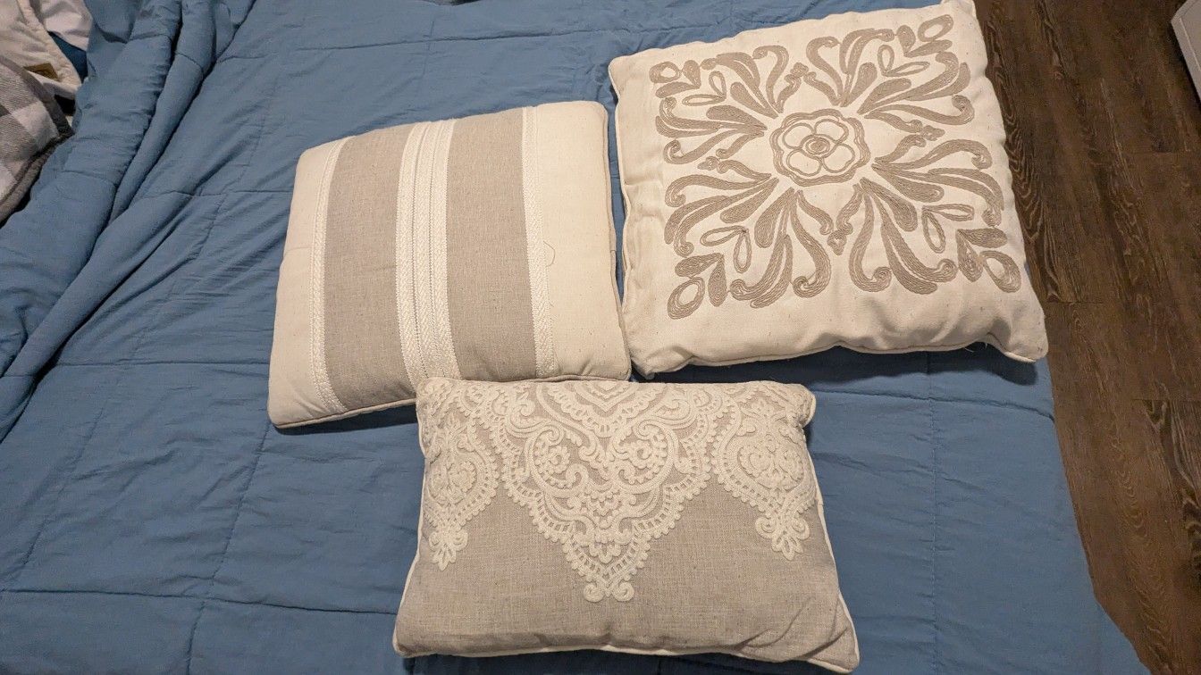 King Duvet Cover And Pillows