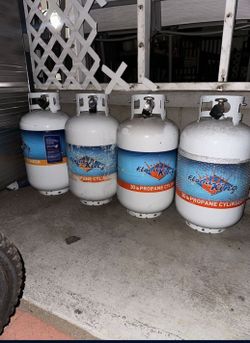 30 Lb Propane Tank (FULL)