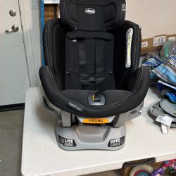 Chicco NextFit Zip Convertible Car Seat