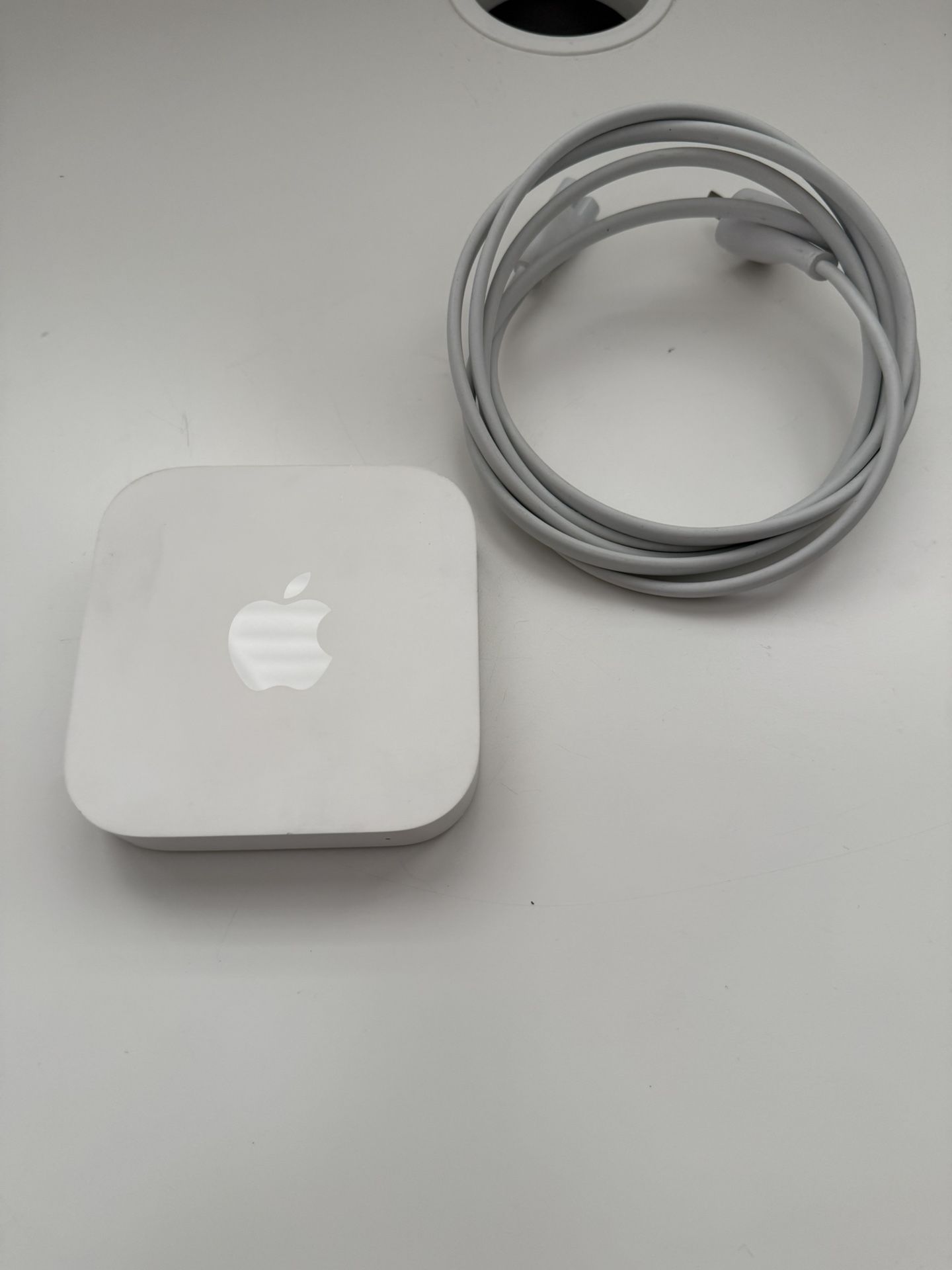 Apple AirPort Express A1392 Wireless Router