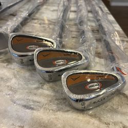 New Acuity Voltage Junior Lefty G O L F Set (Still Wrapped In Plastic)