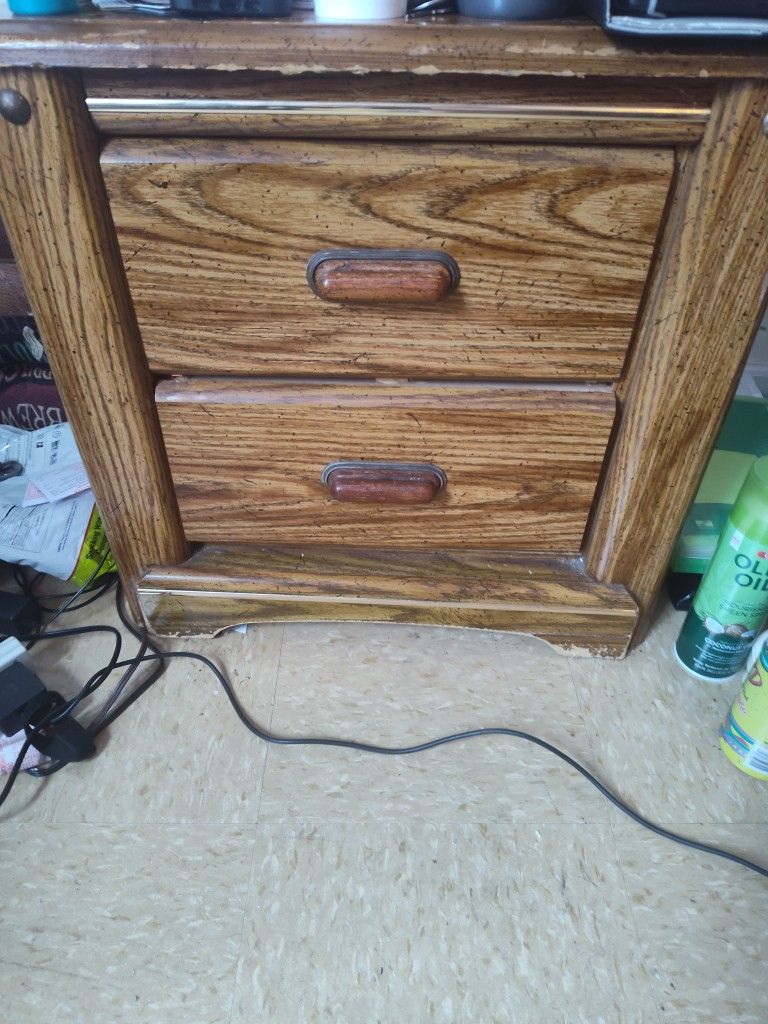 Bedroom Set With Lamps