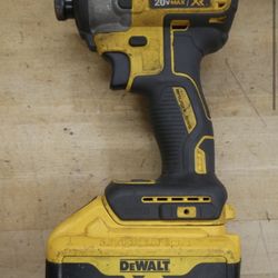 DeWALT DCF887B 20V XR 1/4" Cordless Impact Drill w/ 6 amp Battery DCB206 USED. TESTED. IN A GOOD WORKING ORDER. 