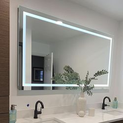 Krugg LED Bathroom Vanity Mirror. New 42”