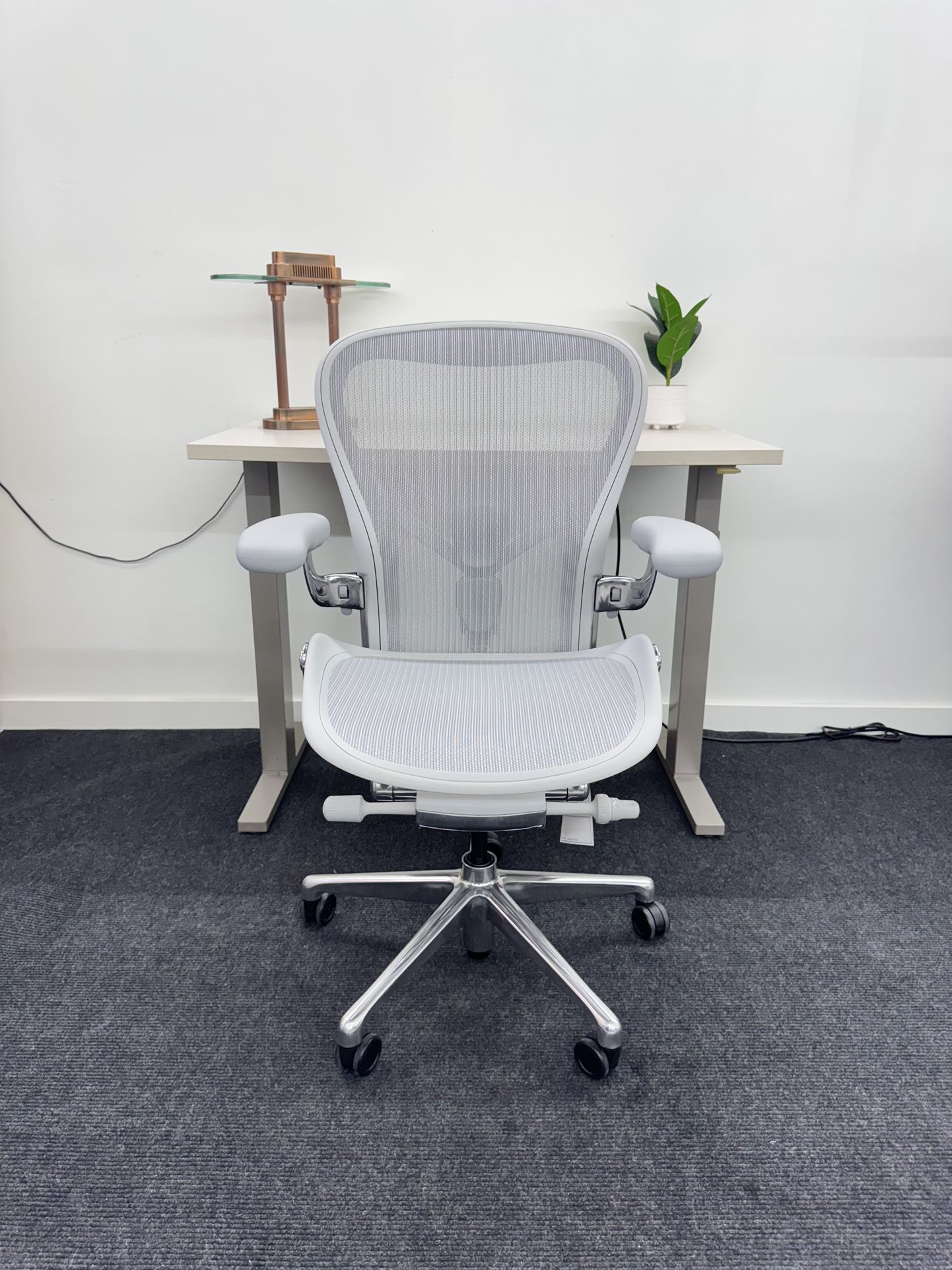 BRAND NEW HERMAN MILLER REMASTERED AERON CHAIR SIZE C, MINERAL COLOR WITH POLISHED ALUMINUM FINISH! WITH POSTURE-FIT SL!