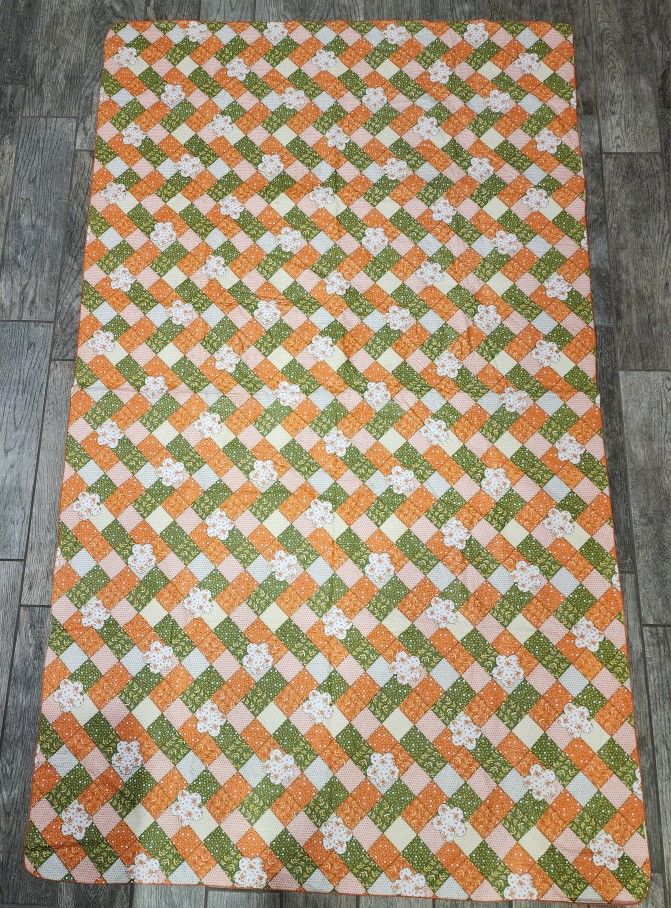 Vintage vinyl tablecloth 51x87 - camping and picnics! Easy to clean