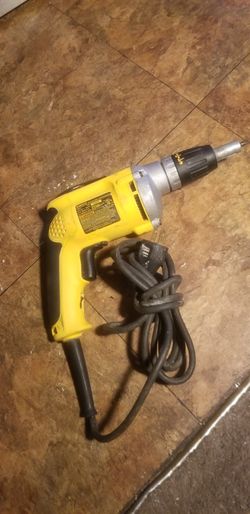 DEWALT VSR DRYWALL SCREW GUN 