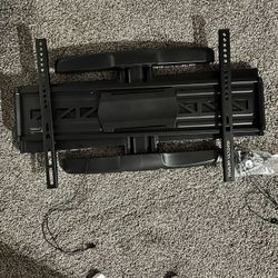 Insignia TV wall mount 