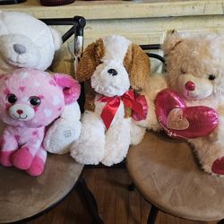 Valentine's Day  monitos de peluche, como nuevos $20.00 X Todos 