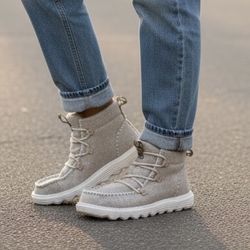 NEW  Hey Dude Reyes Boots Women’s Sz 9 Lt Gray Mid Height Boots NWT 