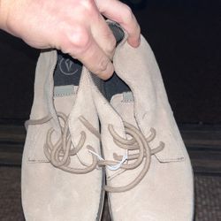 Volcom Size 7.5 Shoes, Used 