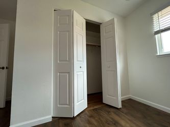 White hallow-Core bifold closet doors - Complete with the rails measurements: 80"H x 60" W