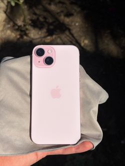 Apple iPhone 15 'Pink' · Unlocked - 256GB