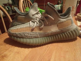 Yeezy 350 v2