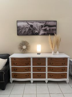 Dresser 