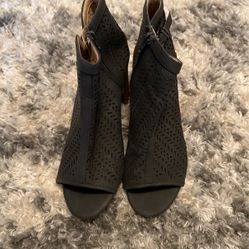 XoXo Open Toe Heeles Size 8 1/2