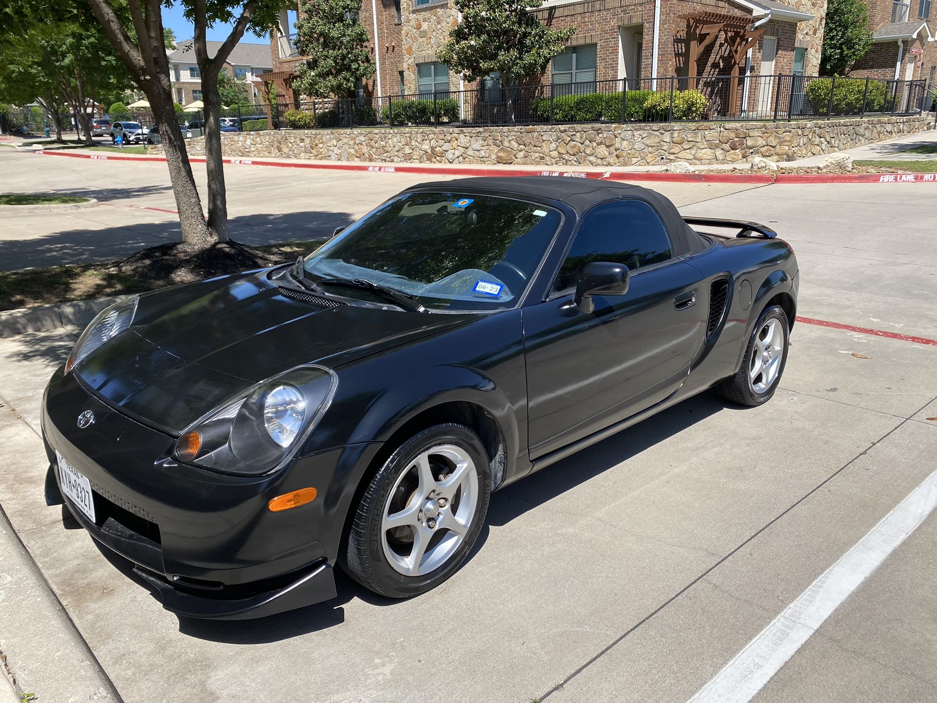 2001 Toyota MR2 spider, convertible 5spd ice cold AC runs and drives needs a little tuneup been sitting for a while 170k miles second owner very clean