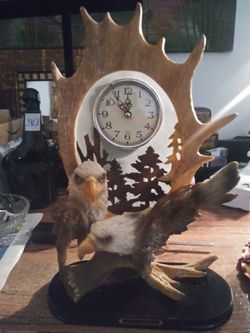 Vintage suanti galleries Eagles clock 14 by 9"