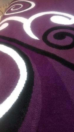 New 5/7 area rug high quality