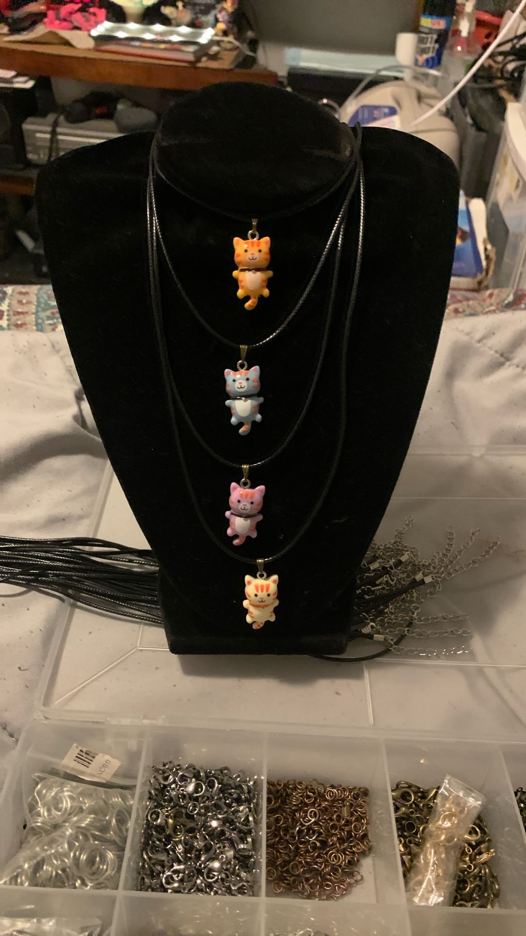 New. Natural Crystal Cat Ornaments Hand Carve