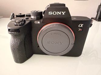 Sony a7R V - 61 MP excellent