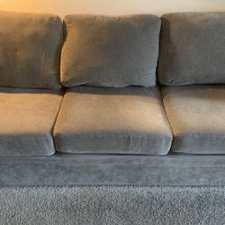 Comfy 3 seater couch In Good Condition 